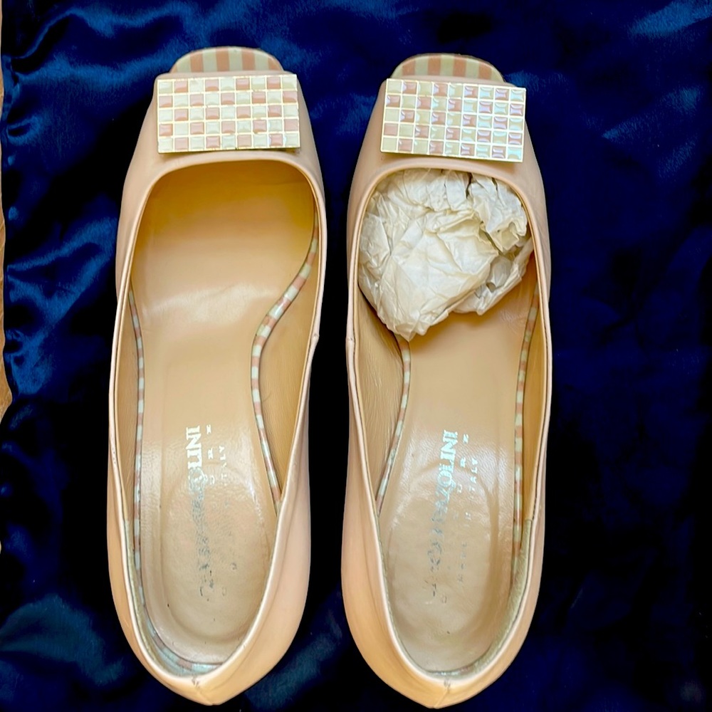 Open toe shoes made in Italy by Paul Pazolini, size 7